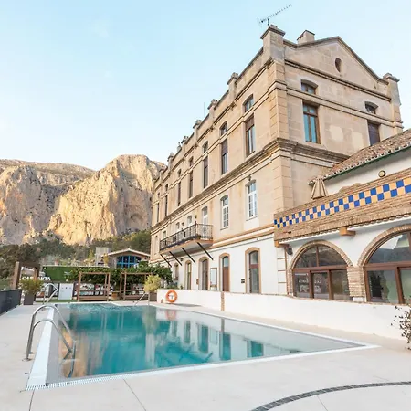 Hotel Complejo Turistico La Garganta 3*